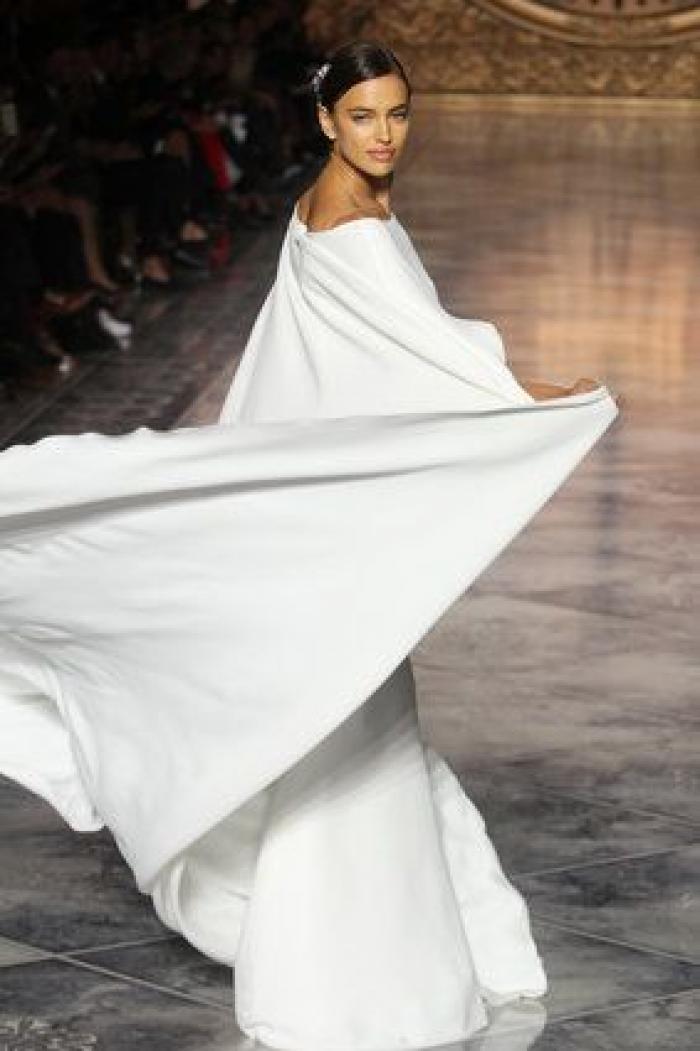 Desfile de Pronovias 2015: Irina Shayk acapara todas las miradas