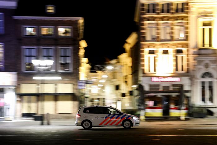 Países Bajos: las razones de la insólita violencia contra el toque de queda