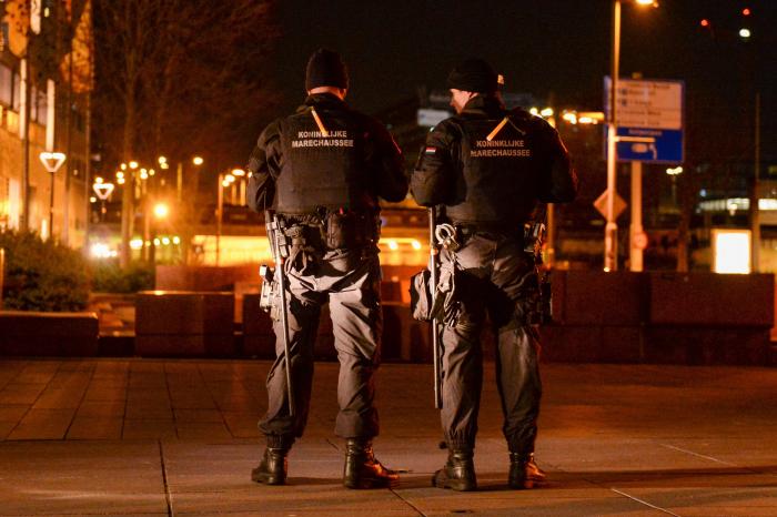 Países Bajos: las razones de la insólita violencia contra el toque de queda