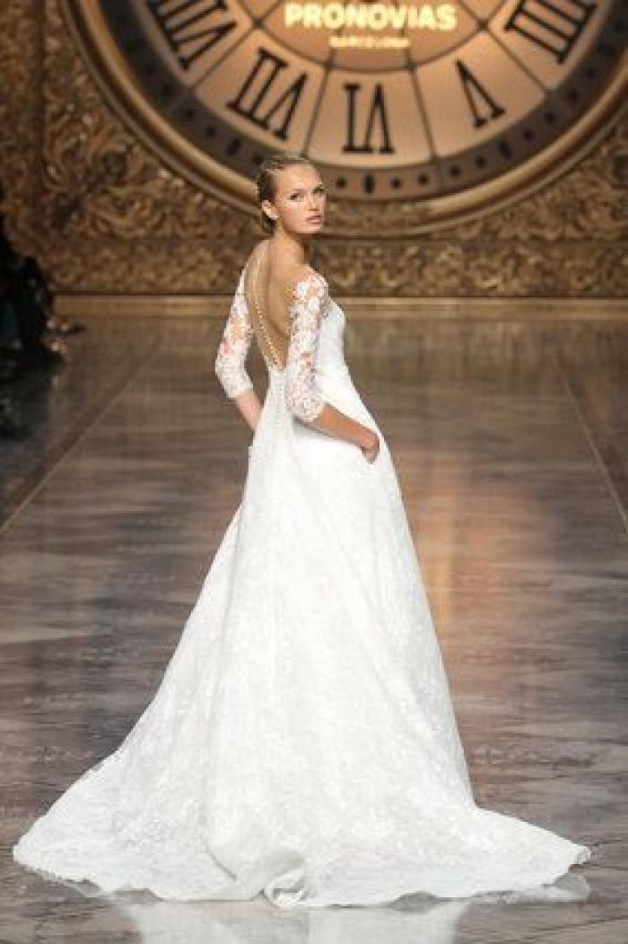 Desfile de Pronovias 2015: Irina Shayk acapara todas las miradas