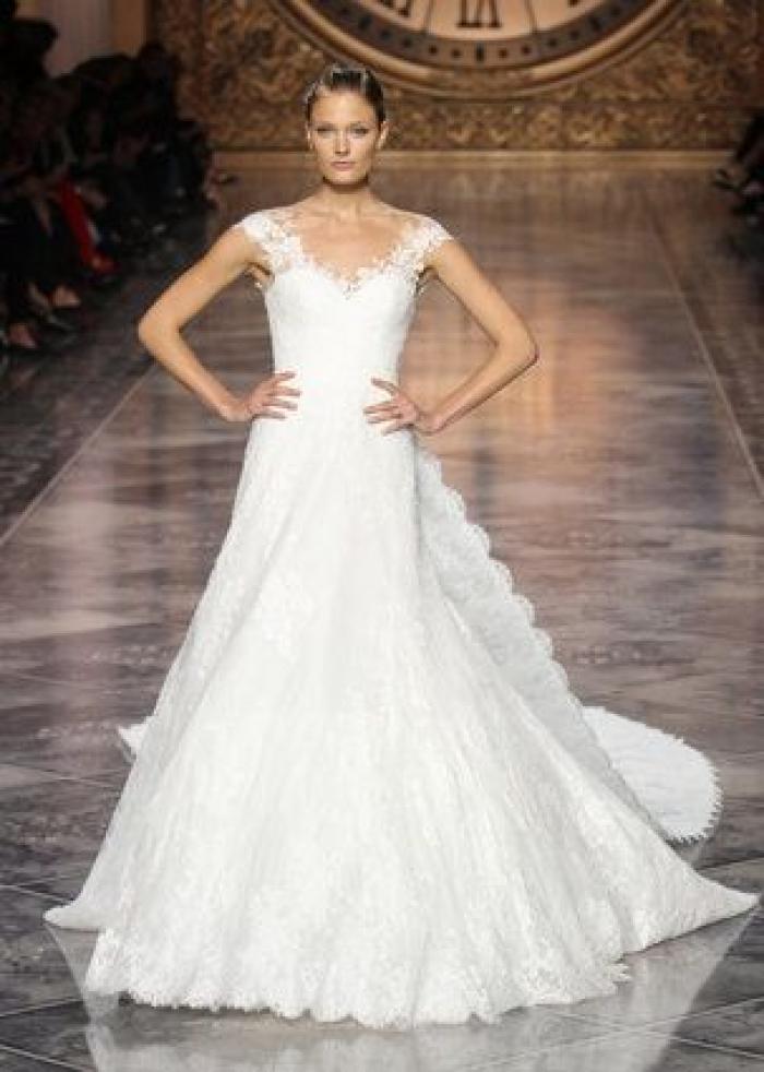 Desfile de Pronovias 2015: Irina Shayk acapara todas las miradas