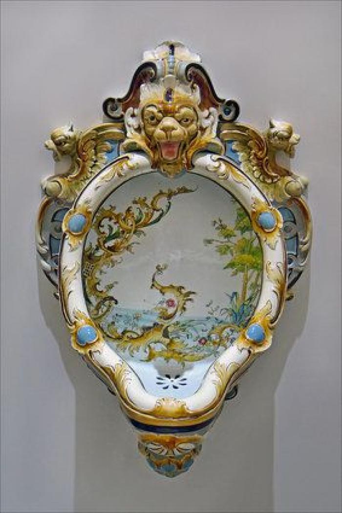 Para no echar gota: los urinarios más extraños (FOTOS)