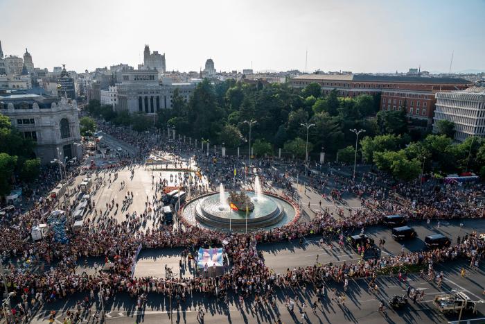 Cesar Carballo zanja su polémica sobre el Orgullo con este vídeo junto a Alfredo Corell
