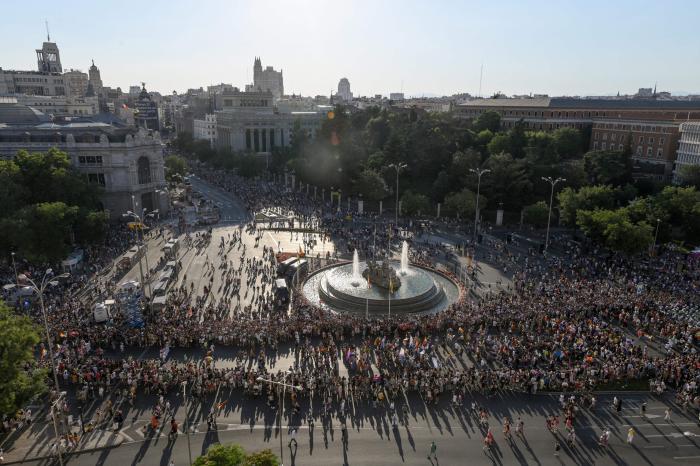 Cesar Carballo zanja su polémica sobre el Orgullo con este vídeo junto a Alfredo Corell