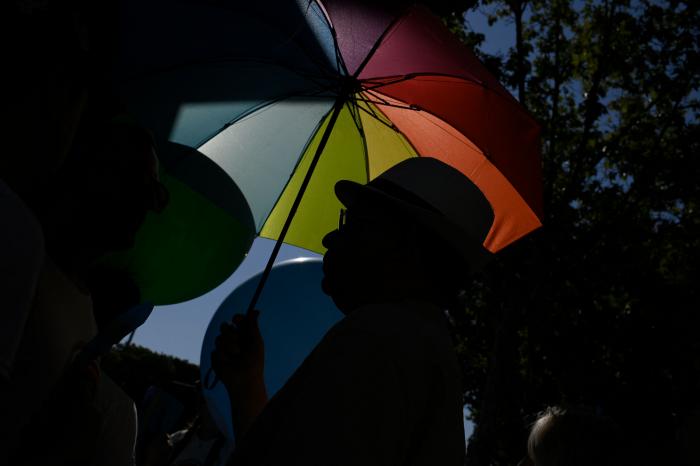 Cesar Carballo zanja su polémica sobre el Orgullo con este vídeo junto a Alfredo Corell