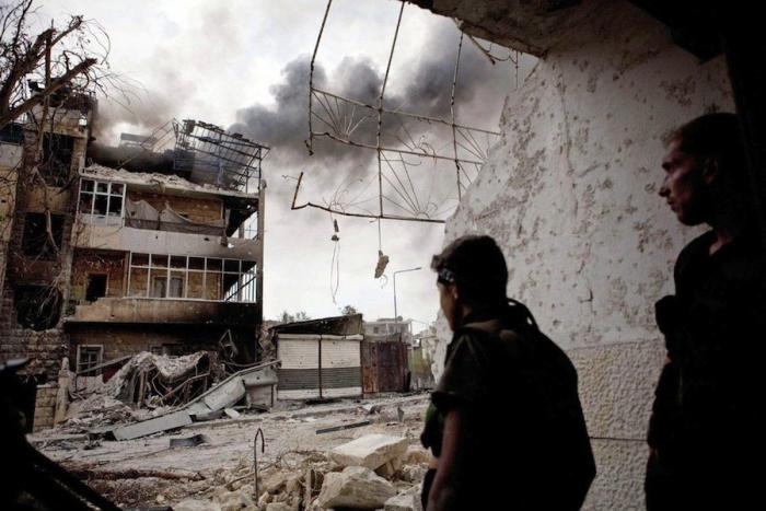 Un insólito acuerdo entre el régimen y la oposición permite evacuar a miles de personas de cuatro ciudades sirias