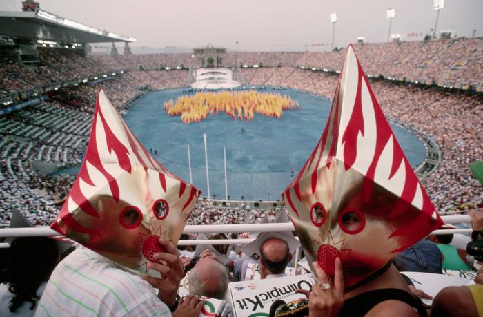 Caos en El Prat: dos horas de cola, huelga de taxis y vuelos perdidos