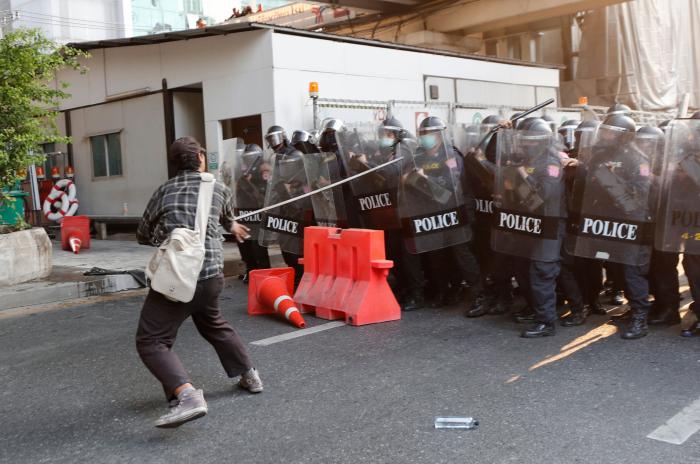 Suu Kyi comparece ante la justicia militar sin preaviso y un día antes de lo previsto