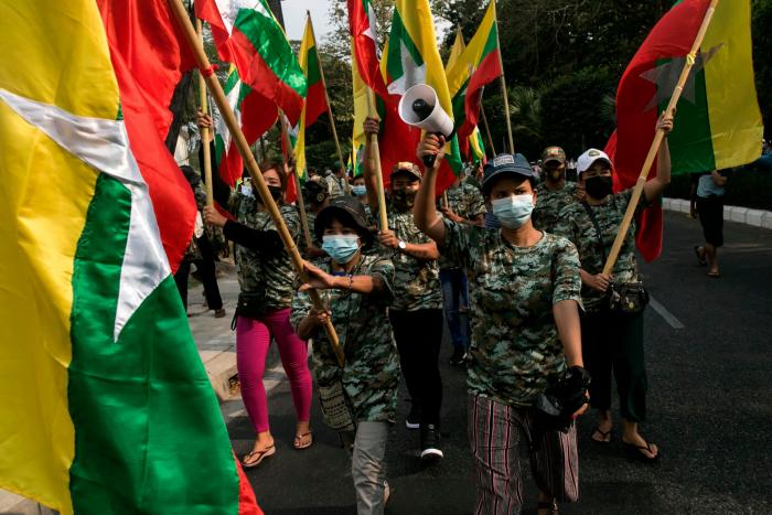 Suu Kyi comparece ante la justicia militar sin preaviso y un día antes de lo previsto