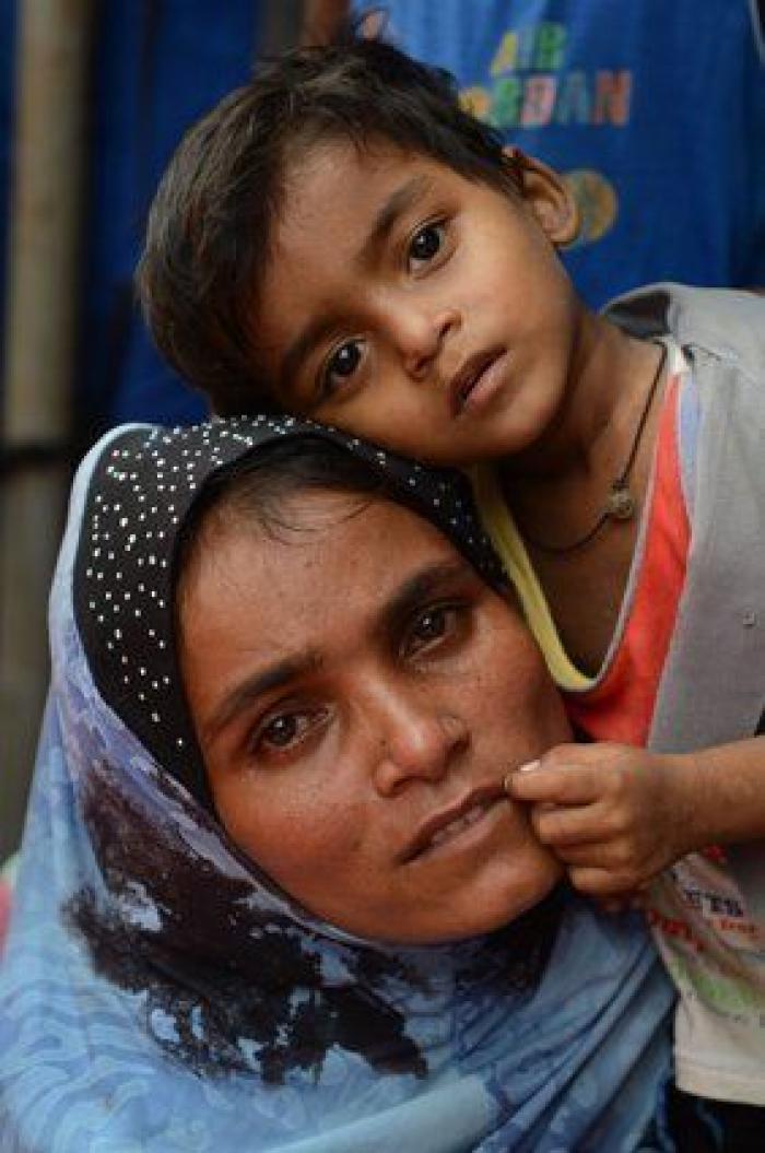 185 migrantes rohingyas consiguen llegar a Indonesia tras un mes a la deriva en una patera