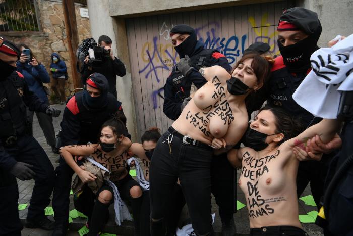 Los diputados de ERC, CUP y Junts abandonan el pleno en el turno de Vox