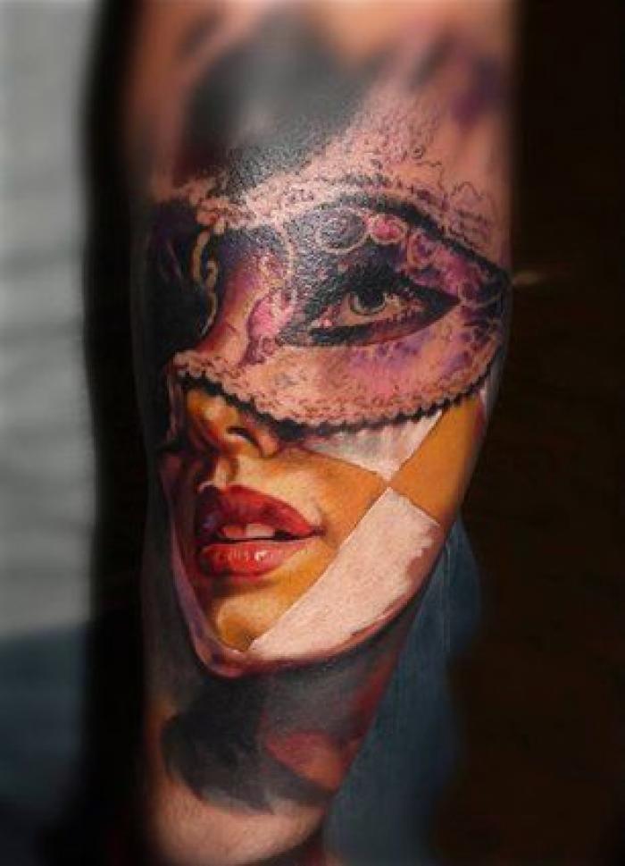 Revienta Twitter con la conversación de su hermana explicando el tatuaje que quiere hacerse