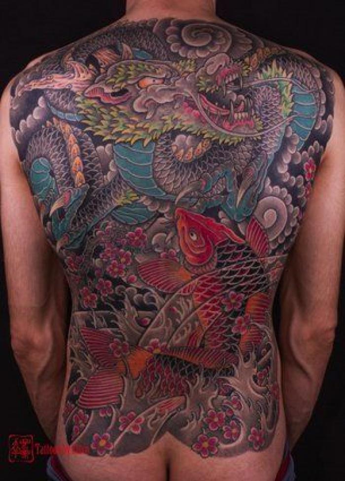 Revienta Twitter con la conversación de su hermana explicando el tatuaje que quiere hacerse