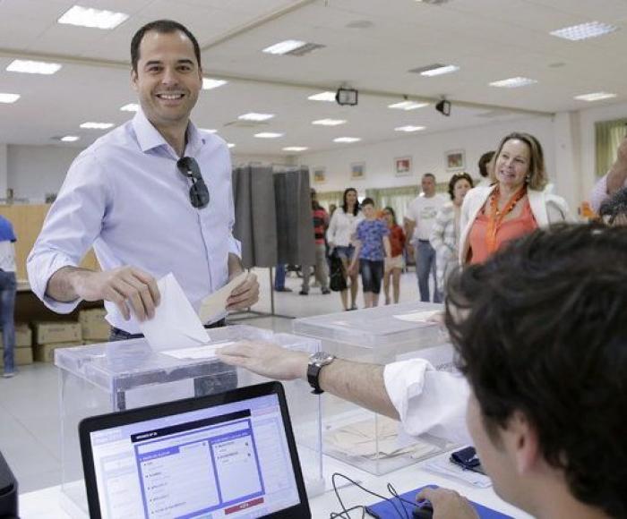 Ada Colau gana en Barcelona: "Es la victoria de David contra Goliat"