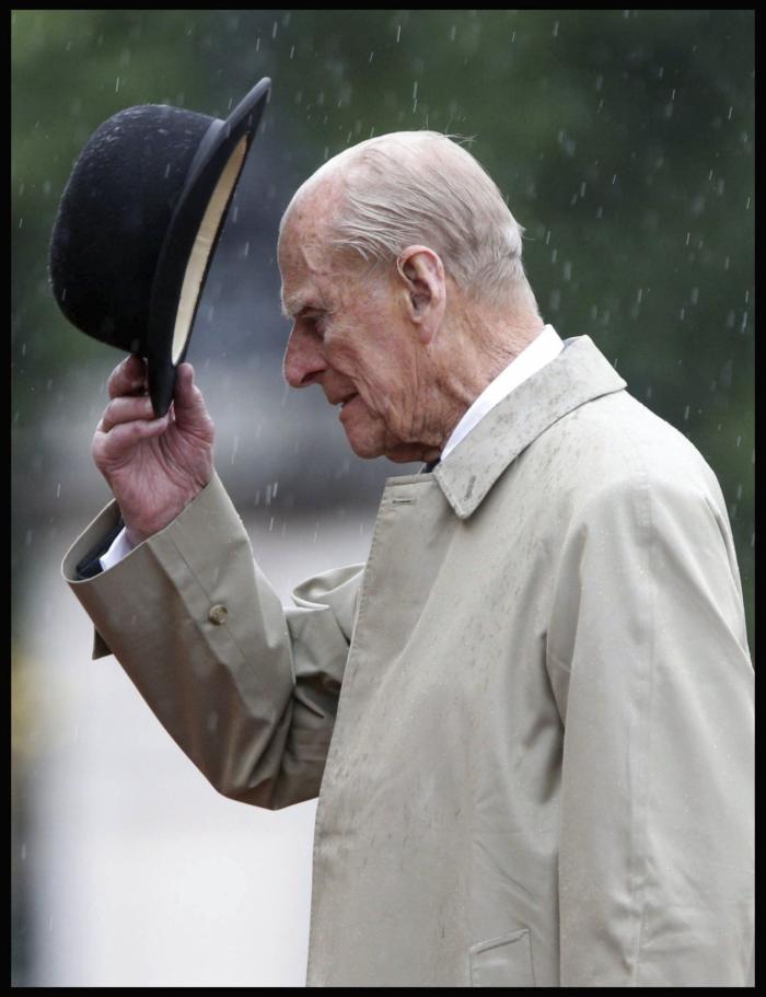 Felipe de Edimburgo ingresa en el hospital como "medida de precaución"