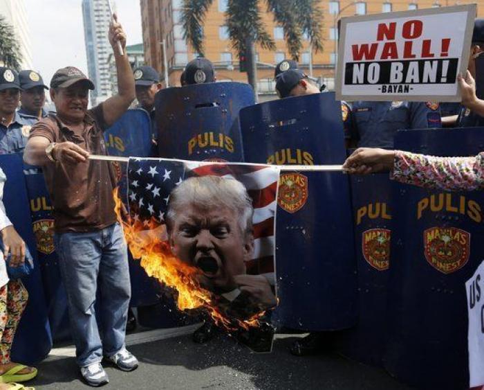 Trump responde a la polémica: "Desvelé información a Rusia porque tengo derecho a ello"