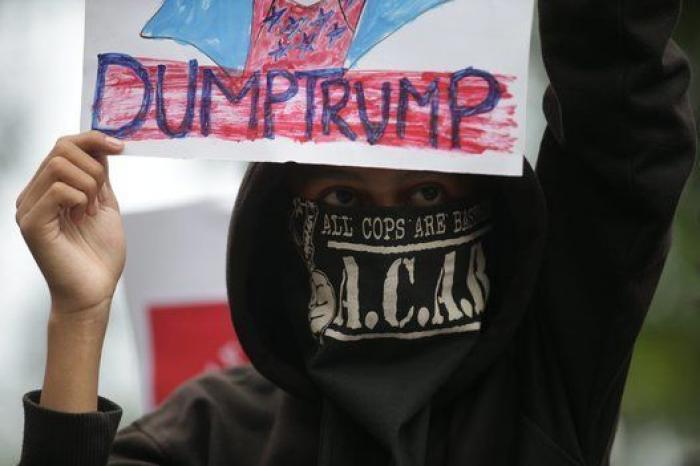 Trump responde a la polémica: "Desvelé información a Rusia porque tengo derecho a ello"