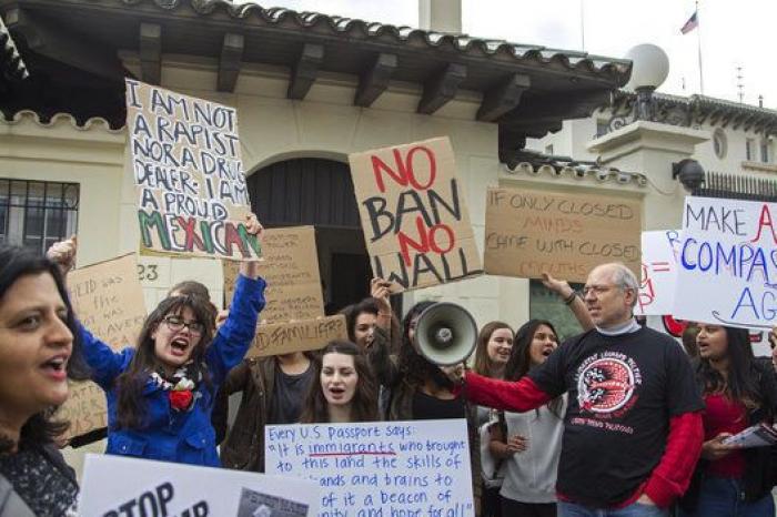 Trump responde a la polémica: "Desvelé información a Rusia porque tengo derecho a ello"