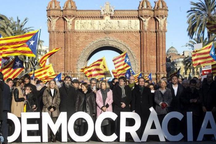 Mas asume la "iniciativa política" del 9N para cumplir el "mandato" del Parlament