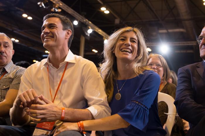 La entronización de Sánchez: Guns N' Roses, 'millennials', el padre Ángel y Paloma Segrelles