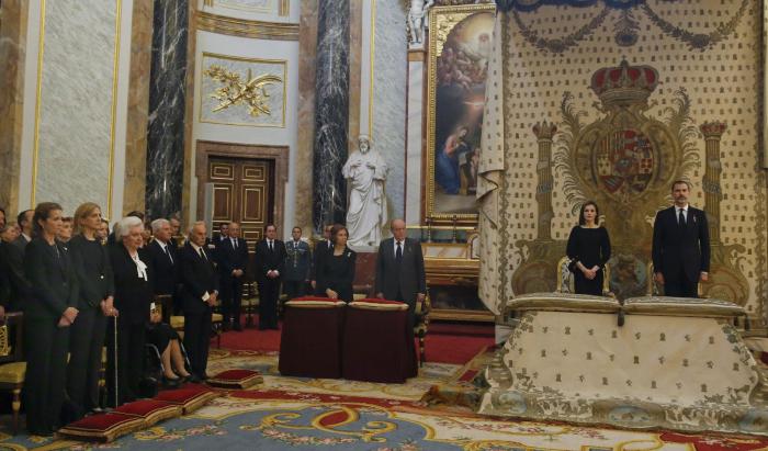 La frase con la que las infantas han defendido su vacunación da MUCHO juego en Twitter