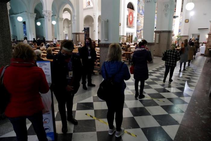 Indignación por las imágenes vistas frente al Cristo de Medinaceli en Madrid a tres días del 8M