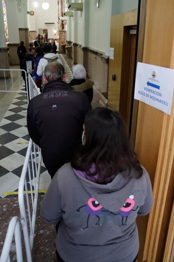 Indignación por las imágenes vistas frente al Cristo de Medinaceli en Madrid a tres días del 8M
