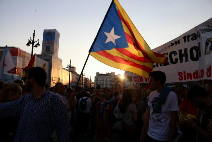 El genial hilo que imagina cómo sería la película sobre el proceso catalán