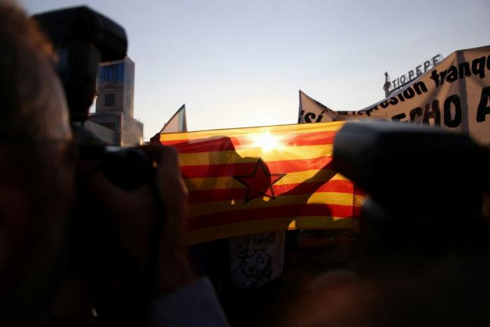 El genial hilo que imagina cómo sería la película sobre el proceso catalán
