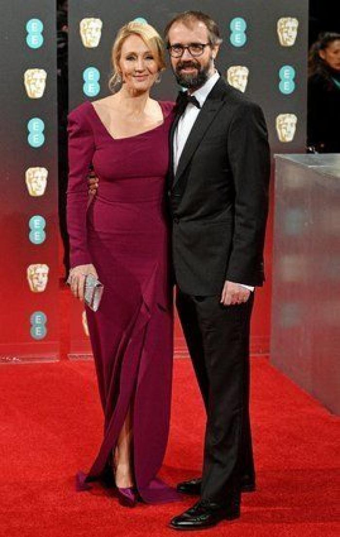 Todos los vestidos de la alfombra roja de los Bafta 2017