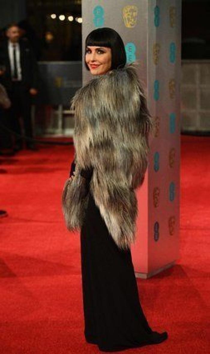 Todos los vestidos de la alfombra roja de los Bafta 2017