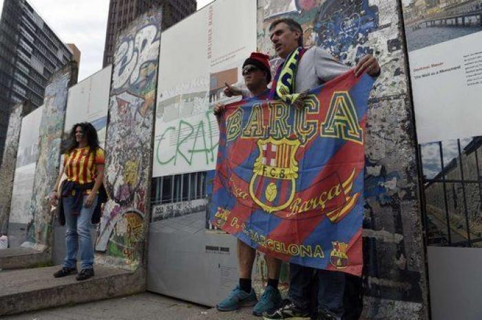 Las aficiones de Barça y Juve toman Berlín en un ambiente de hermandad