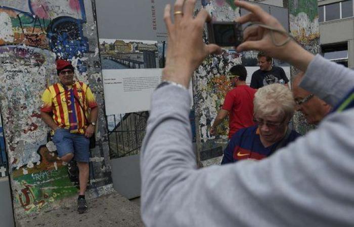 Las aficiones de Barça y Juve toman Berlín en un ambiente de hermandad
