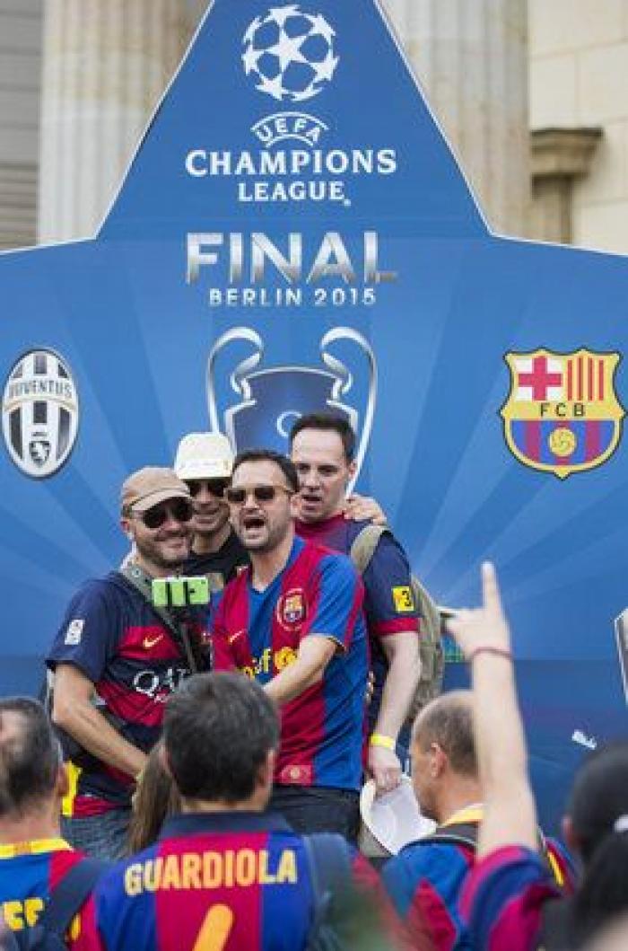 Las aficiones de Barça y Juve toman Berlín en un ambiente de hermandad