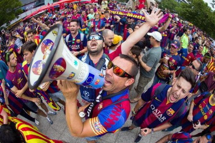 Las aficiones de Barça y Juve toman Berlín en un ambiente de hermandad