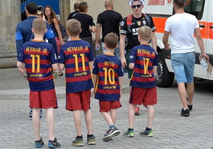 Las aficiones de Barça y Juve toman Berlín en un ambiente de hermandad