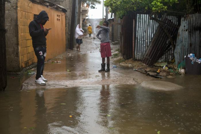Al menos dos muertos, 13.000 desplazados y más de 2.600 casas dañadas en República Dominicana por el huracán Fiona