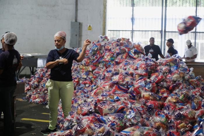 Al menos dos muertos, 13.000 desplazados y más de 2.600 casas dañadas en República Dominicana por el huracán Fiona