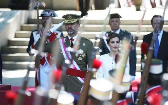 Los Reyes se estrenan en el Día de las Fuerzas Armadas (FOTOS)