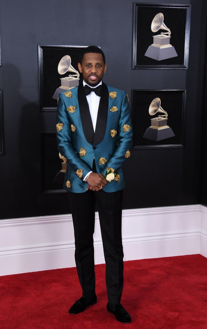 Lorde cosió su reivindicación contra el acoso a su vestido de los Grammy