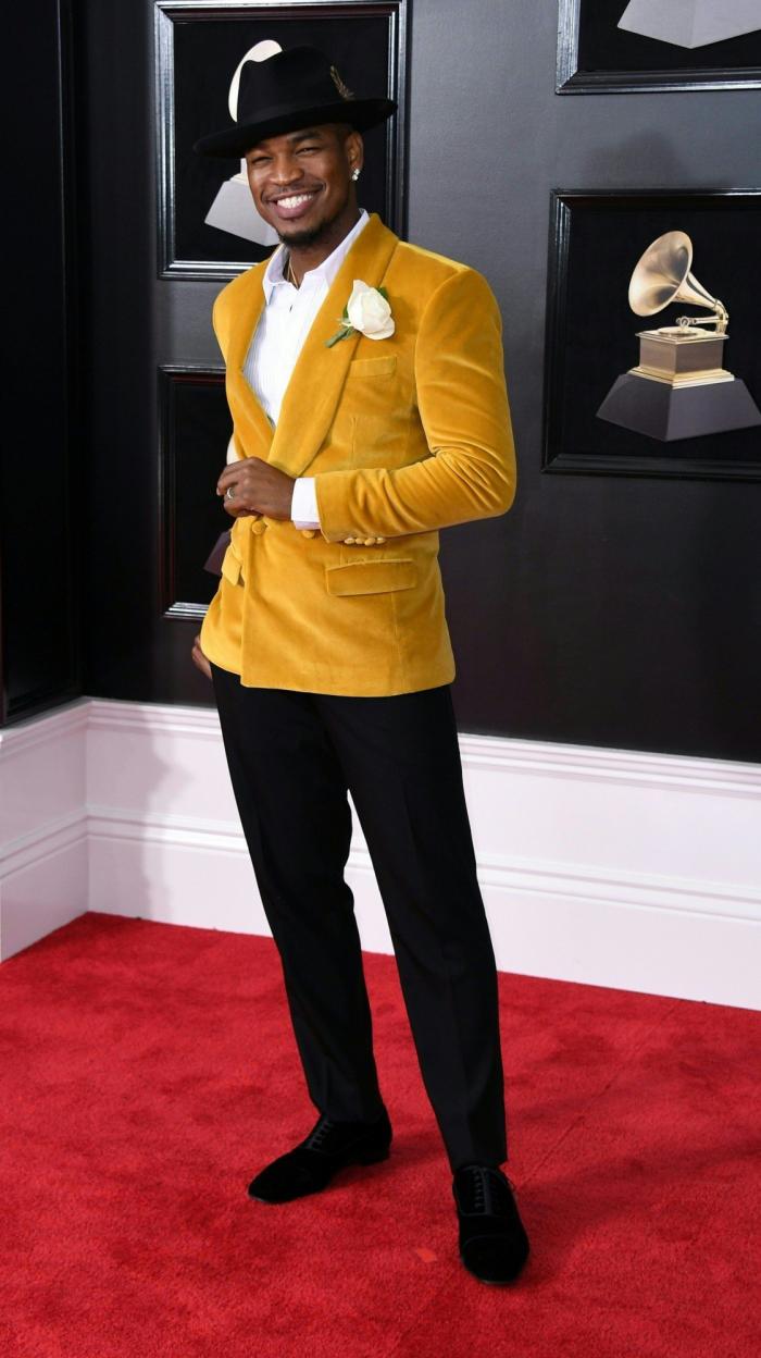 Lorde cosió su reivindicación contra el acoso a su vestido de los Grammy