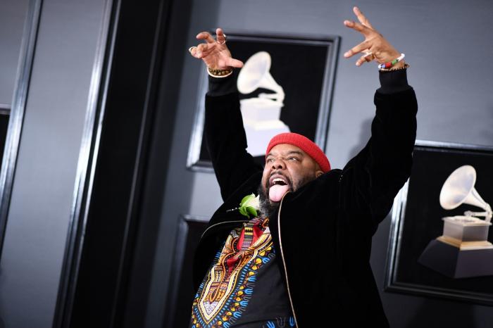 Lorde cosió su reivindicación contra el acoso a su vestido de los Grammy