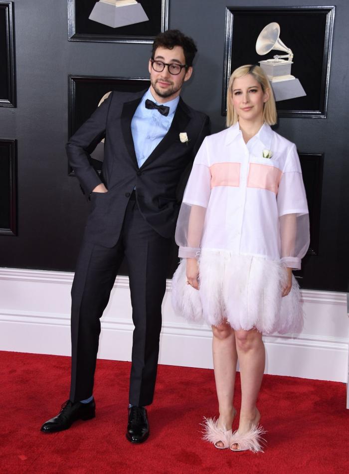 Lorde cosió su reivindicación contra el acoso a su vestido de los Grammy