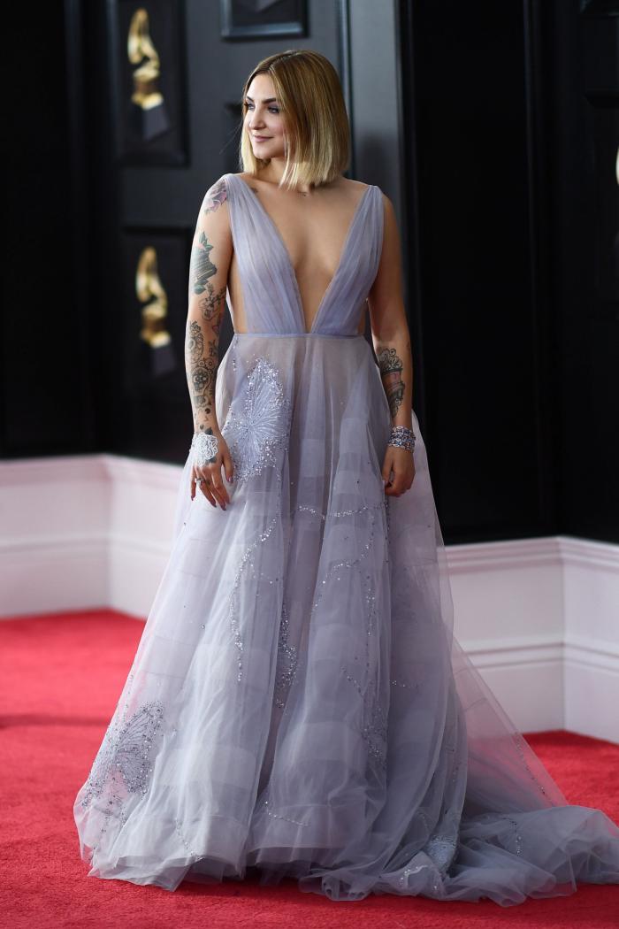 Lorde cosió su reivindicación contra el acoso a su vestido de los Grammy