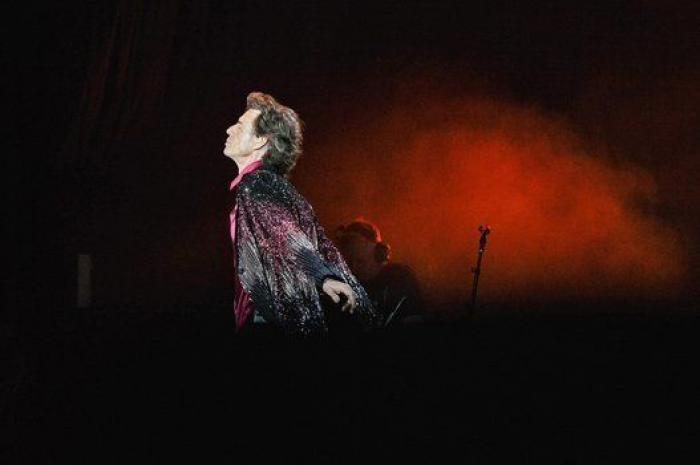 Taburete se dirige a los "tontos de Twitter" y se lía buena