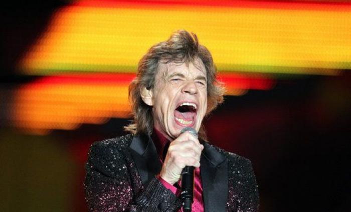 Taburete se dirige a los "tontos de Twitter" y se lía buena