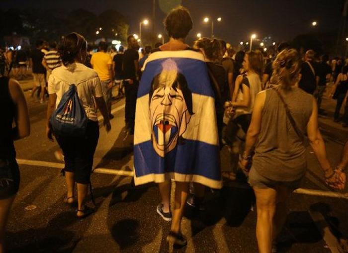 Taburete se dirige a los "tontos de Twitter" y se lía buena