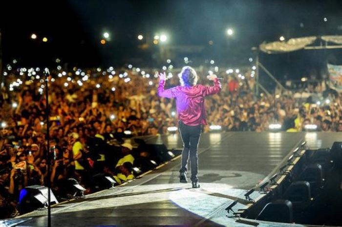 Taburete se dirige a los "tontos de Twitter" y se lía buena