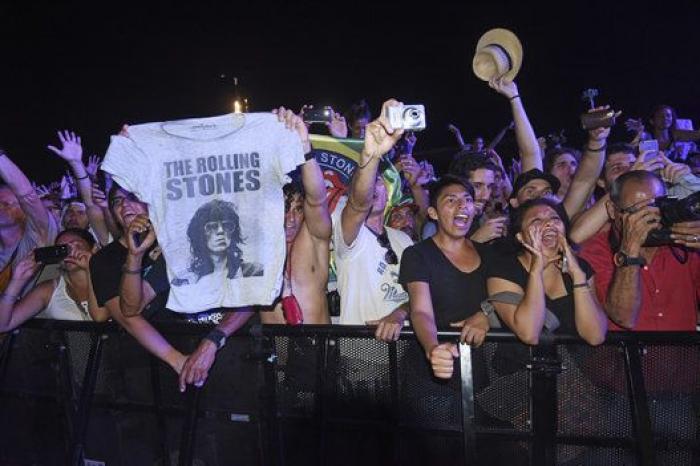 Taburete se dirige a los "tontos de Twitter" y se lía buena