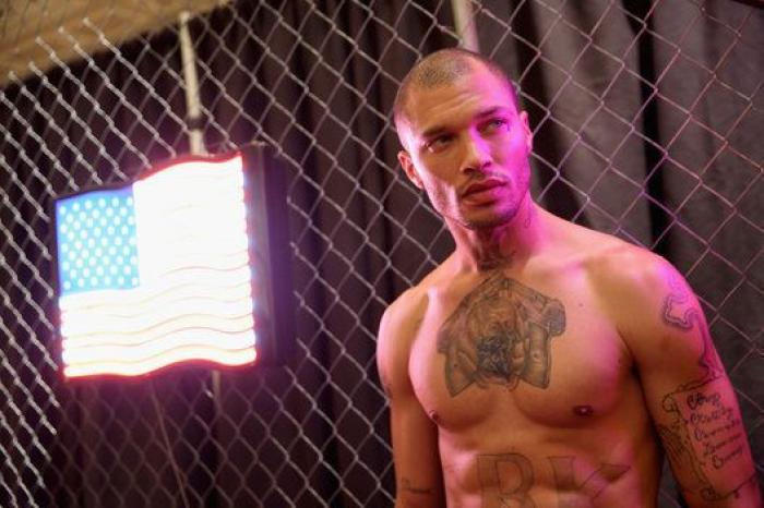 Jeremy Meeks, conocido como el preso más guapo, debuta sobre la pasarela